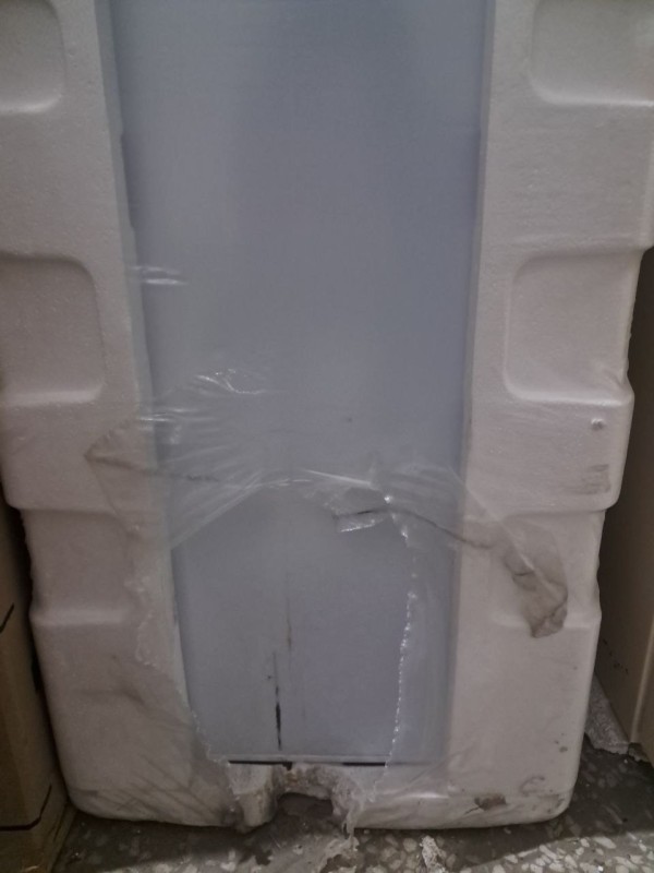 Холодильник Бирюса 420 белый, потертости