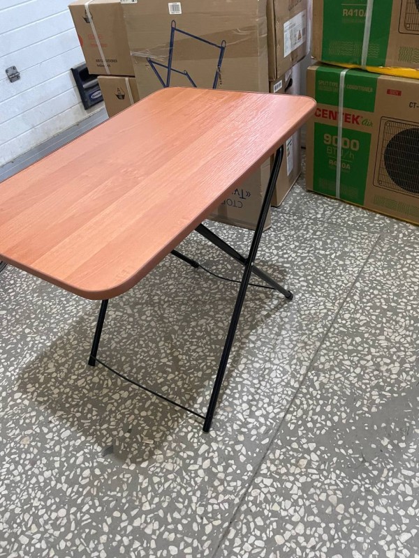 Стол Ника ТСТ (миланский орех),царапины на ножках, нет заглушек на 2 ножках, погнута фикс планка