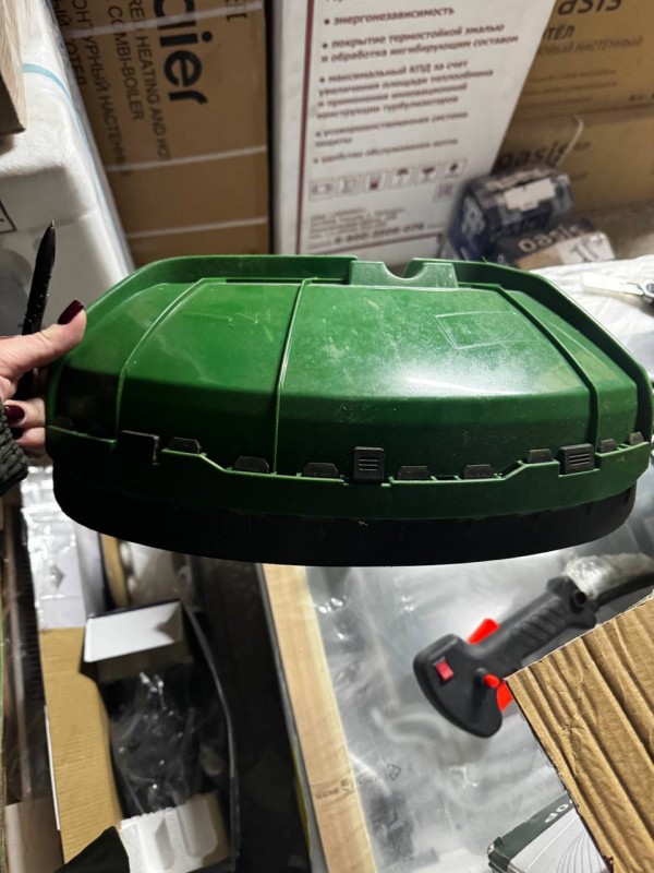 Триммер Oasis TB-290P Professional (бенз),повреждена упаковка, потертости и царапины корпуса